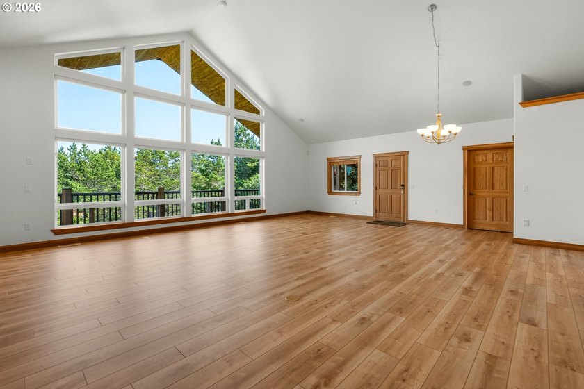 This incredible residence sits on an extremely private 1.67 acre - photo 9