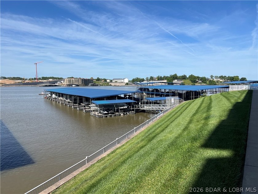 Gorgeous Walk-In Level Condominium with Elevator Access at the - photo 35