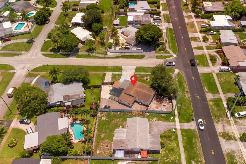 NO HOA! Nicely kept 3-bedroom, 2-bath single-family home - photo 38