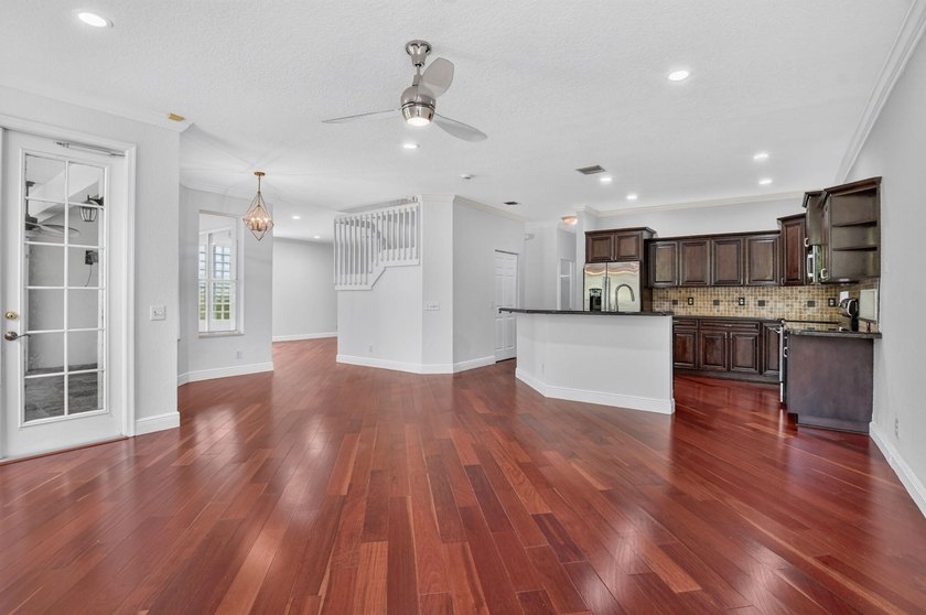 This spacious true 5-bedroom, 3-bathroom home in a gated West - photo 16