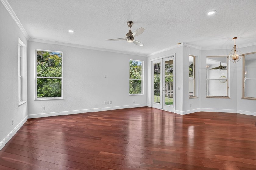 This spacious true 5-bedroom, 3-bathroom home in a gated West - photo 17