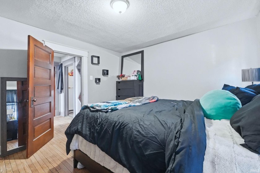*Great investment opportunity with this well-maintained duplex - photo 18