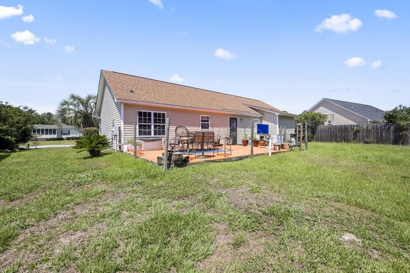 This beautifully maintained 3-bedroom, 2-bath ranch-style home - photo 29