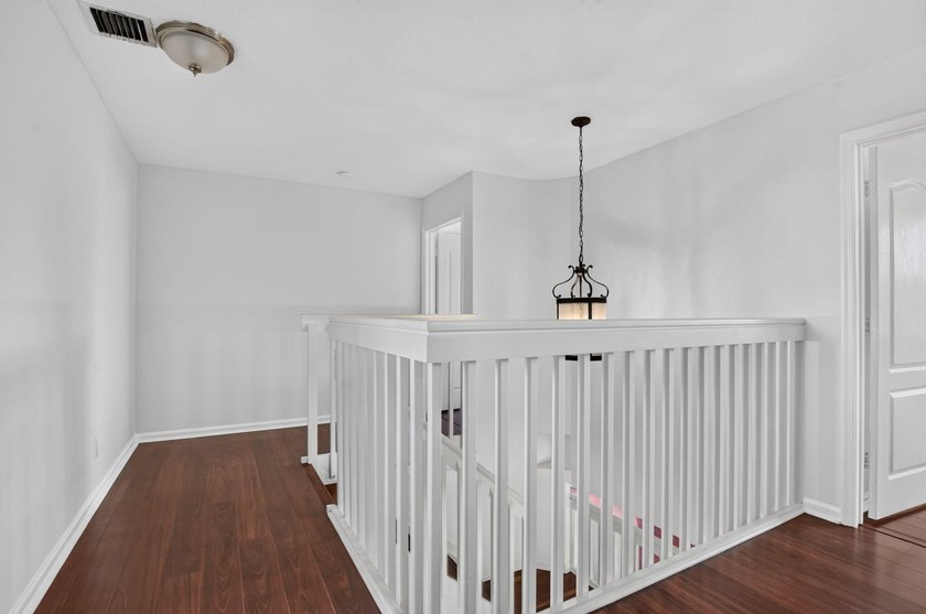 This spacious true 5-bedroom, 3-bathroom home in a gated West - photo 29