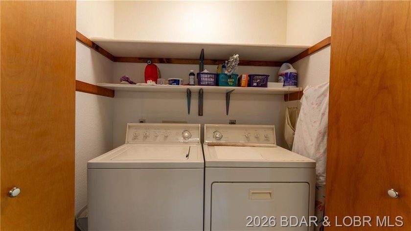 Do you need 1 level living on a nearly level lot? Price just - photo 16