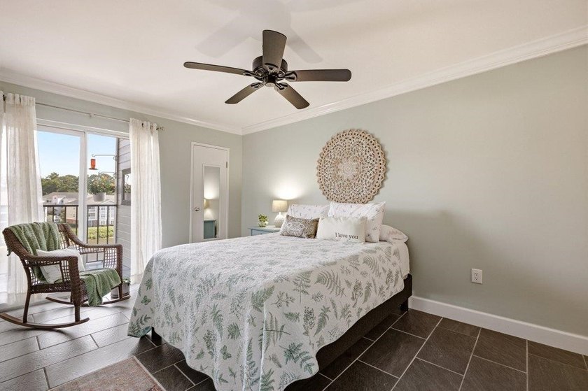 Waterfront luxury meets pristine modern design in this - photo 12