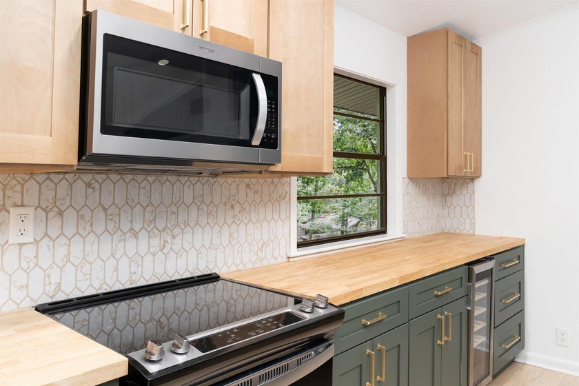 BACK ON THE MARKET &amp; BETTER THAN EVER! Avoid the stress of - photo 13