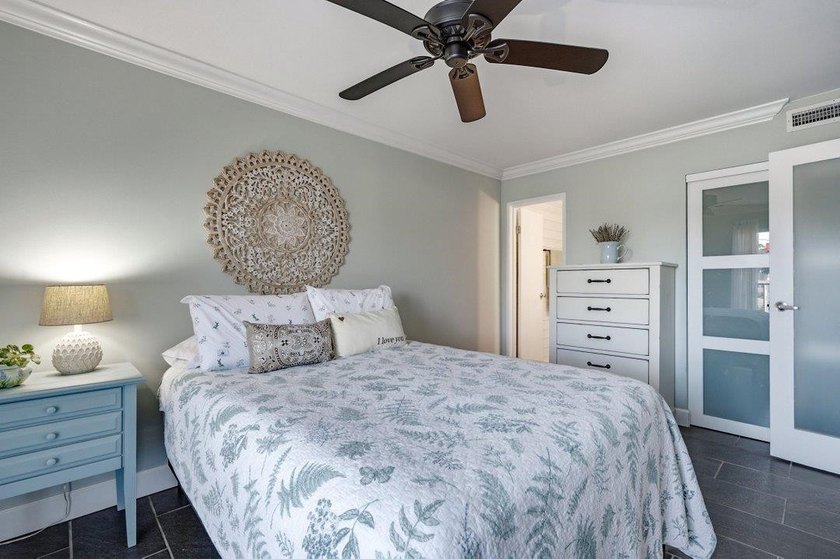 Waterfront luxury meets pristine modern design in this - photo 20