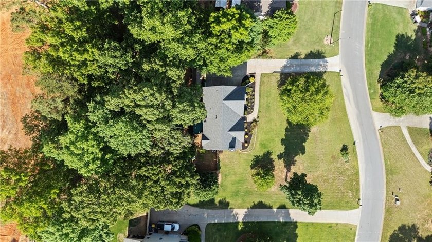 Welcome to 1086 Fieldstone Drive, an inviting ranch home in the - photo 45