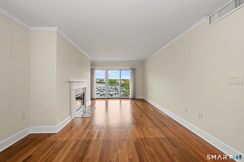 Welcome to 43 Harbor Drive in beautiful Shippan, where coastal - photo 5