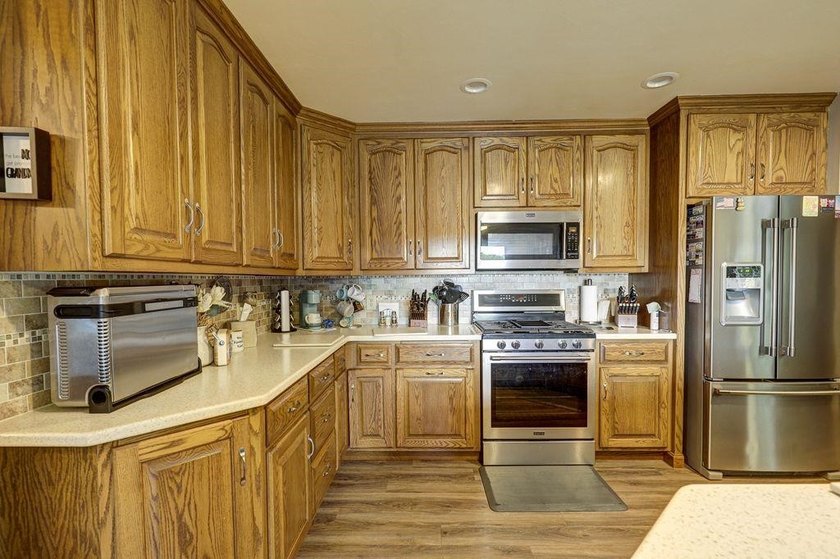 Lake living at its finest from this year 26yr old 4br-2.5 bath - photo 13