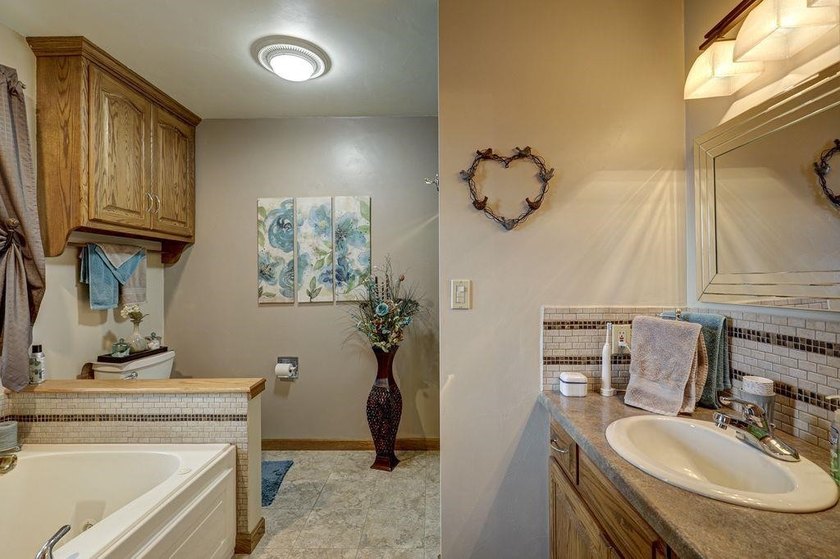 Lake living at its finest from this year 26yr old 4br-2.5 bath - photo 19