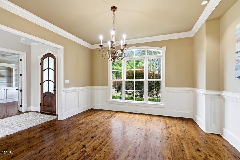 Located in the exclusive Fairview Manor section of Wakefield - photo 5