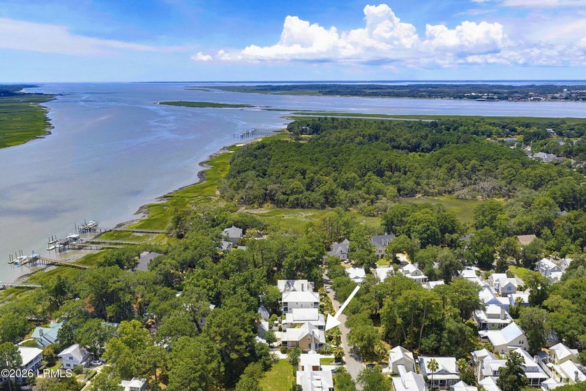 Welcome to 5 Clark St! This custom built golf cottage sits - photo 48