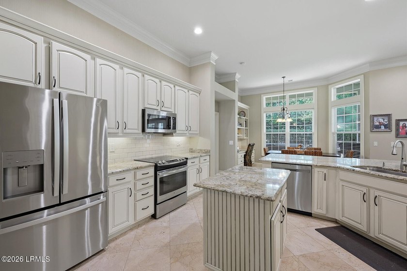 Amazing 5BR/4BA home featuring quality updates and exceptional - photo 19