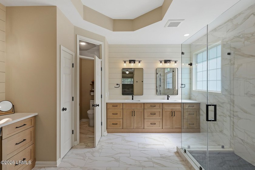 Amazing 5BR/4BA home featuring quality updates and exceptional - photo 25