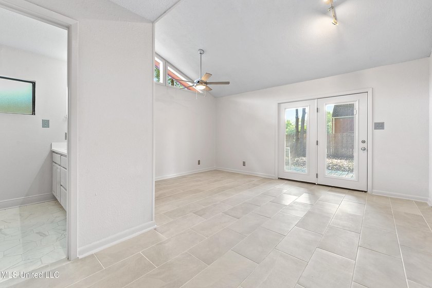Welcome home to Redwood &amp; Cedar in the heart of Ocean Springs' - photo 36