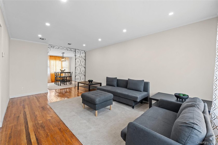 Welcome to Historic Addisleigh Park. This beautifully renovated - photo 8