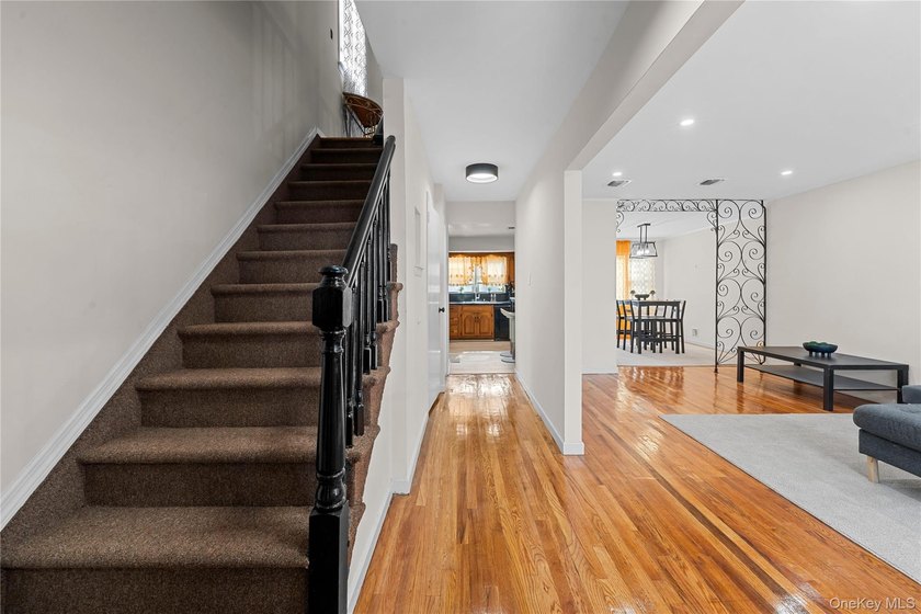 Welcome to Historic Addisleigh Park. This beautifully renovated - photo 9