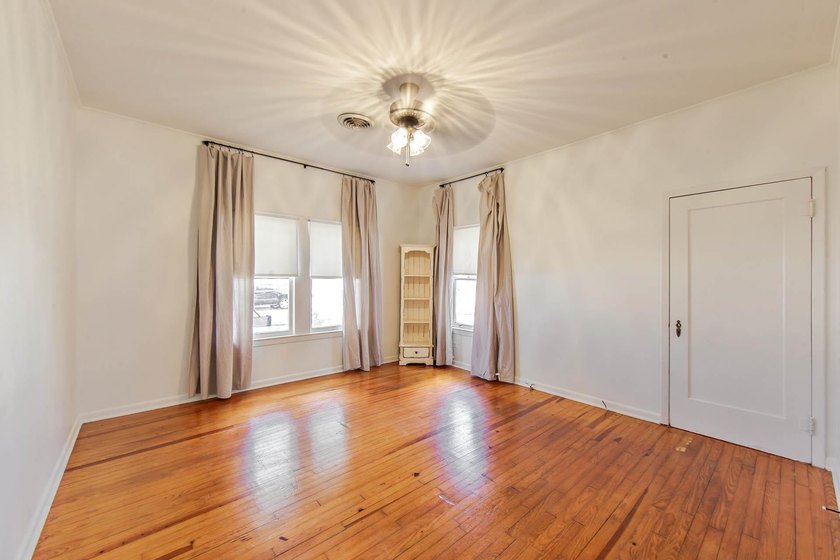 Charming cottage-style home in the heart of downtown Houma! This - photo 11
