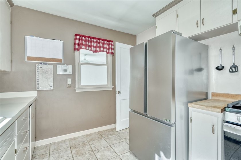 CLASSIC WEBSTER CHARM... JUST MINUTES FROM THE WATER. Surrounded - photo 15