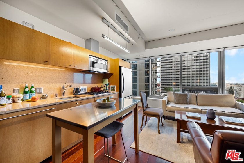 Exceptional opportunity to own a luxury 1-bedroom residence at - photo 8