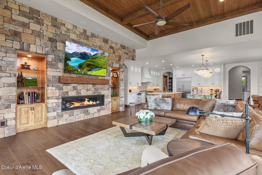 An extraordinary Rim beauty in the coveted gated community of - photo 16
