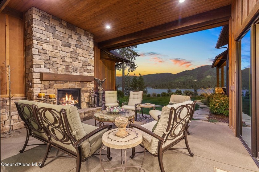 An extraordinary Rim beauty in the coveted gated community of - photo 17