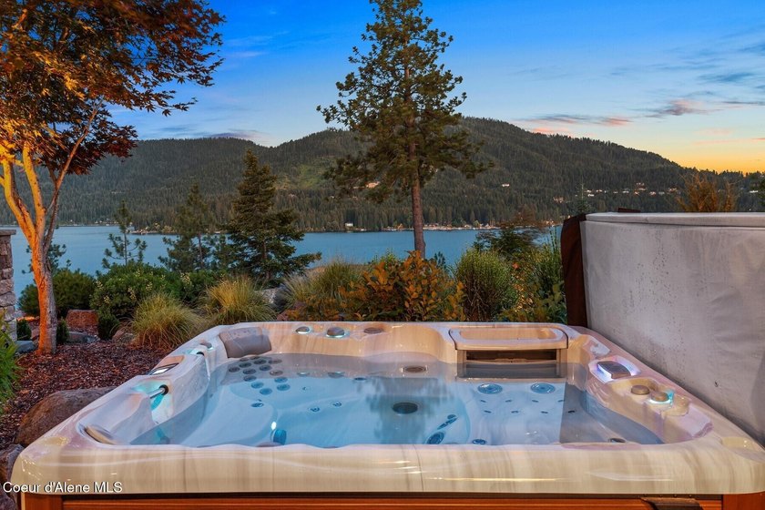 An extraordinary Rim beauty in the coveted gated community of - photo 18