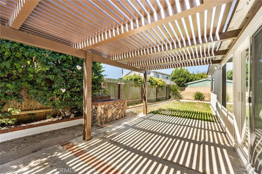 Nestled at the end of a peaceful cul-de-sac, this beautifully - photo 19