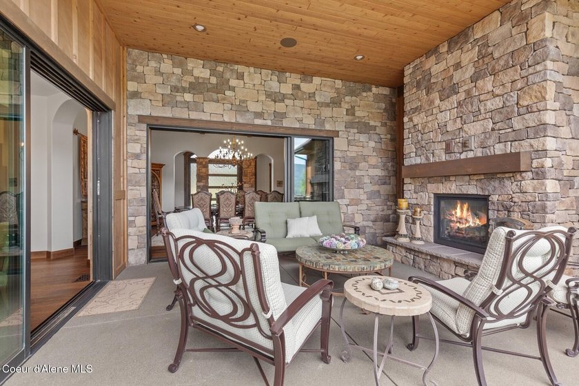An extraordinary Rim beauty in the coveted gated community of - photo 25