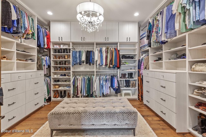 An extraordinary Rim beauty in the coveted gated community of - photo 29