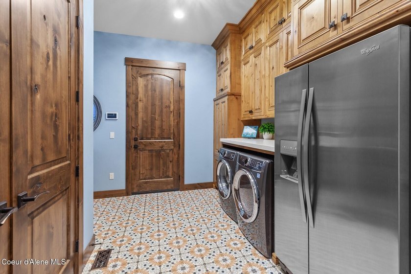 An extraordinary Rim beauty in the coveted gated community of - photo 39