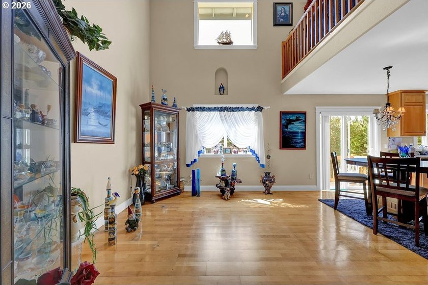 Well-maintained, charming townhome in Oyster Cove with a - photo 8