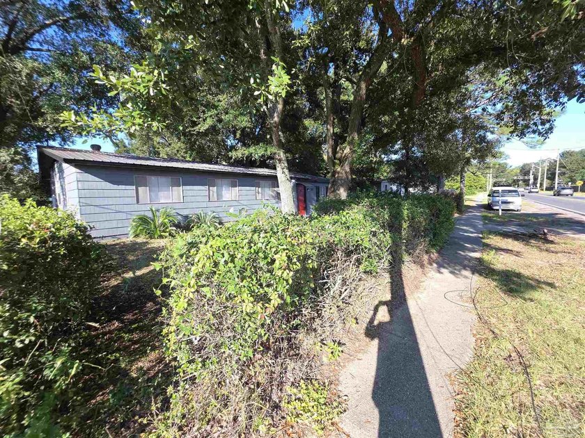 Investment opportunity in West Pensacola with current tenants in - photo 3