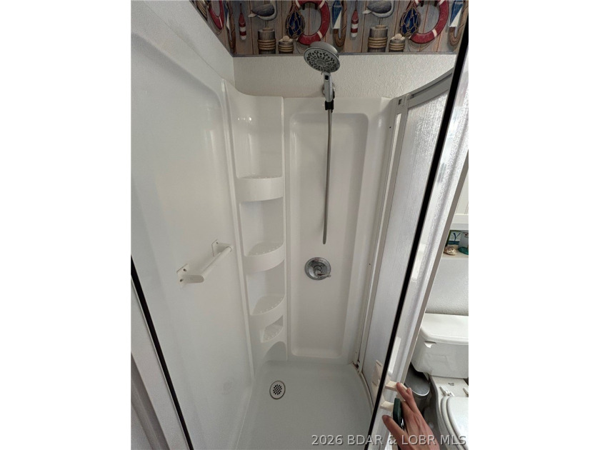 Enjoy Lake of the Ozarks living in this well-maintained 1 bed, 1 - photo 11