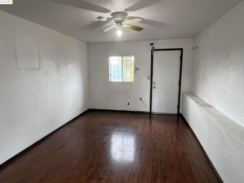 INCREDIBLE POTENTIAL!! Great Duplex w/ bonus bulding, hard to - photo 15