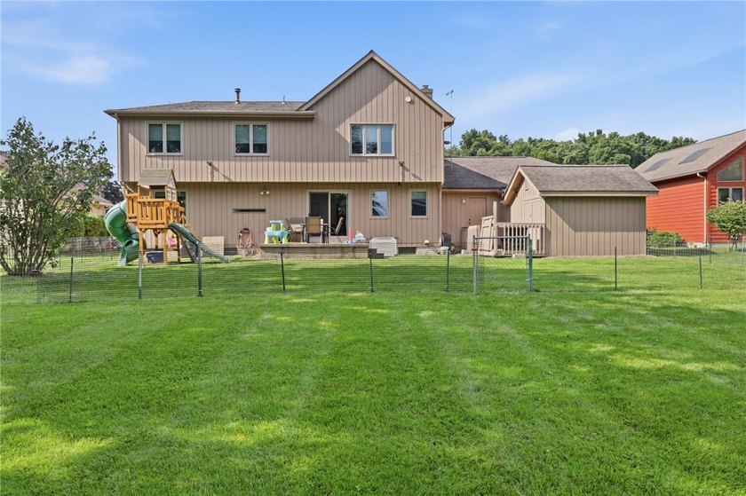 Welcome to 176 Wood Run in Rochester, NY 14612! Proudly offered - photo 37