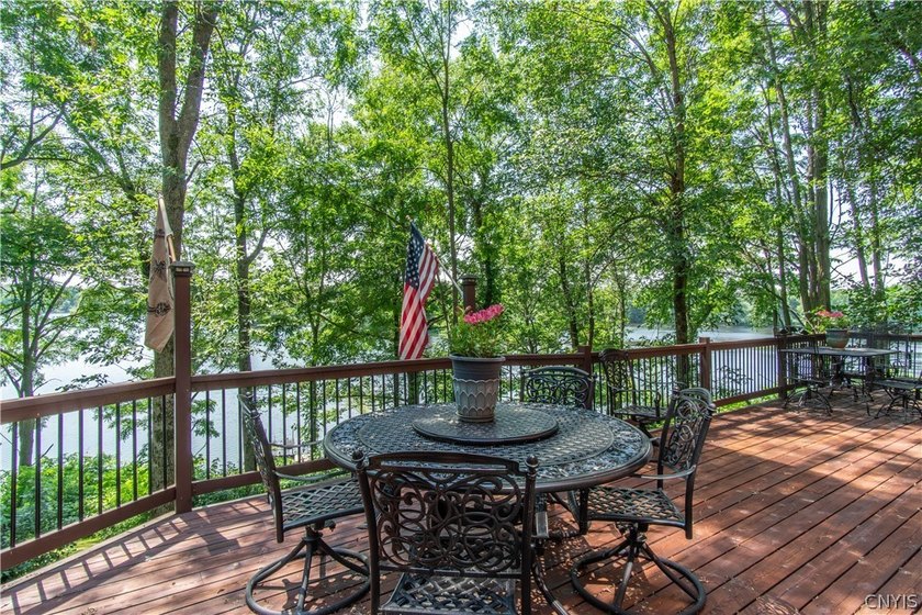 Truly one-of-a-kind dream waterfront home tucked away in the - photo 11
