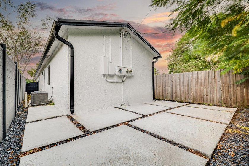 Turn the key and start earning from day one-or live in one unit - photo 18