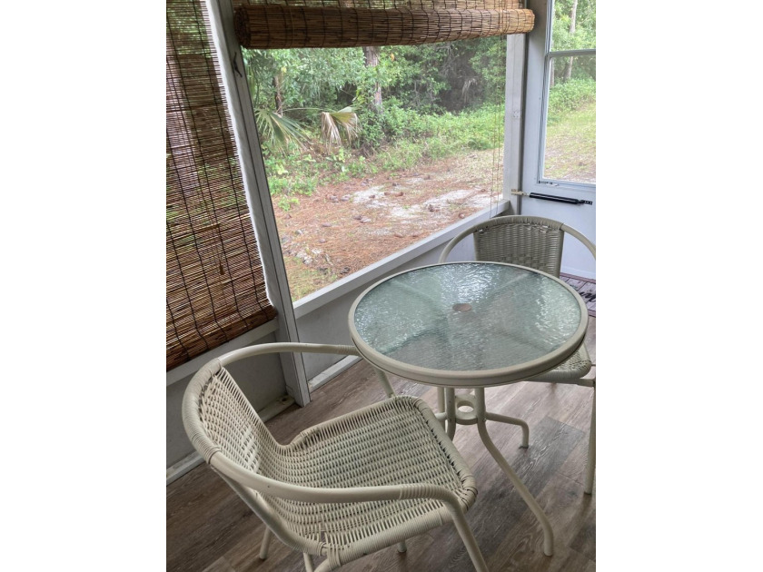 Motivated seller....Beautiful bright 2/2 villa in the very - photo 19