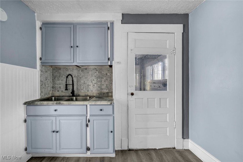 Vacant: Easy to show and offering exceptional potential for both - photo 11