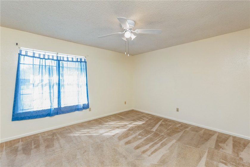 Discover comfort, space, and convenience in this charming - photo 17