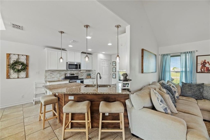 Waterfront living just got an upgrade. Welcome to 106 Dove Drive - photo 9