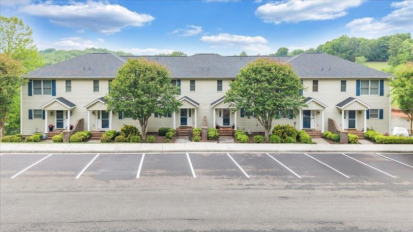 Waterfront, short-term rentable townhouse in a highly desirable - photo 20