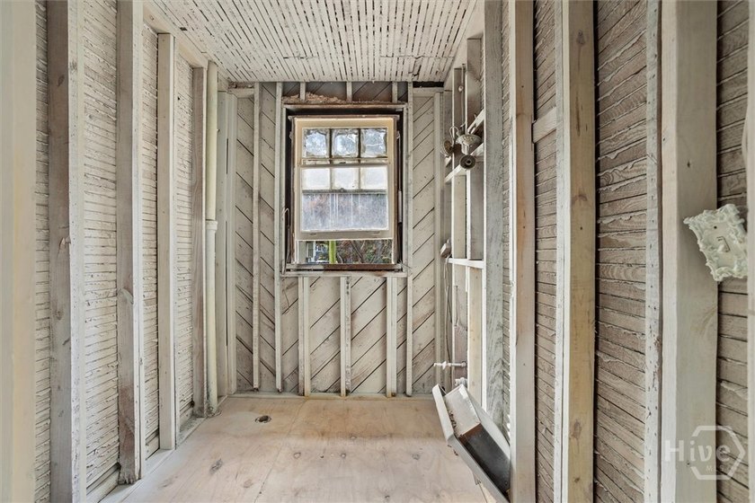 This property hold endless potential to become the home of your - photo 24