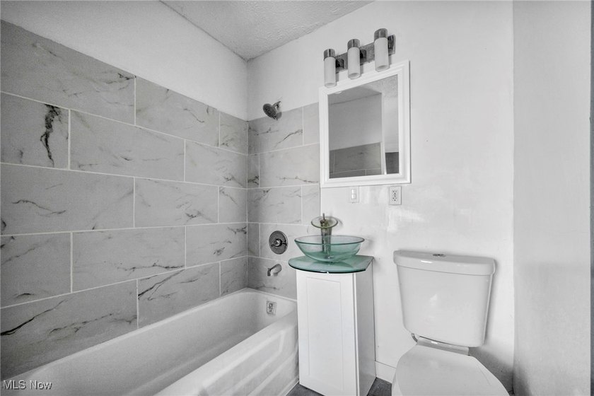 Vacant: Easy to show and offering exceptional potential for both - photo 24