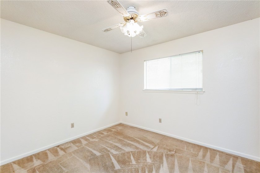 Discover comfort, space, and convenience in this charming - photo 25