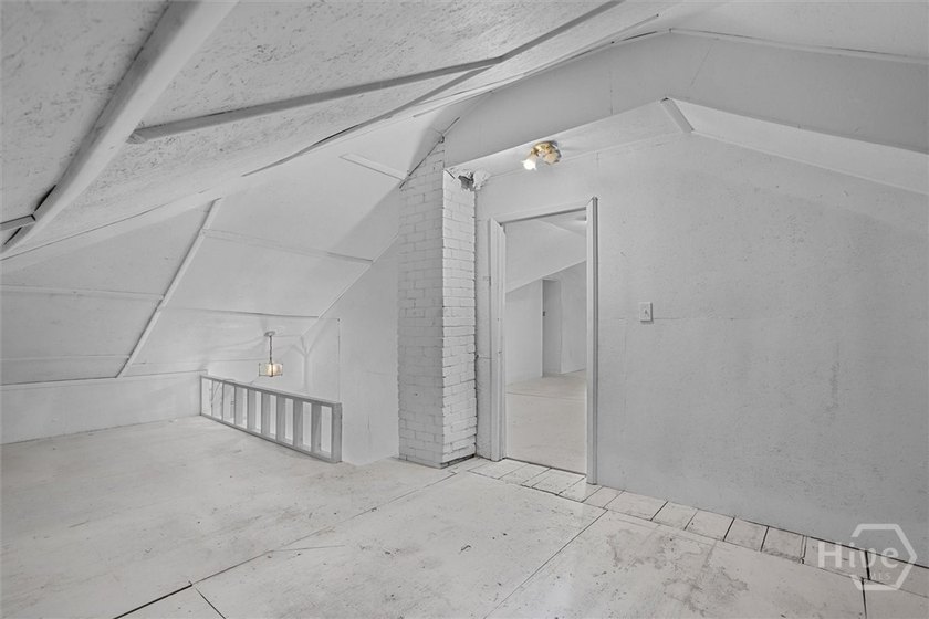 This property hold endless potential to become the home of your - photo 25