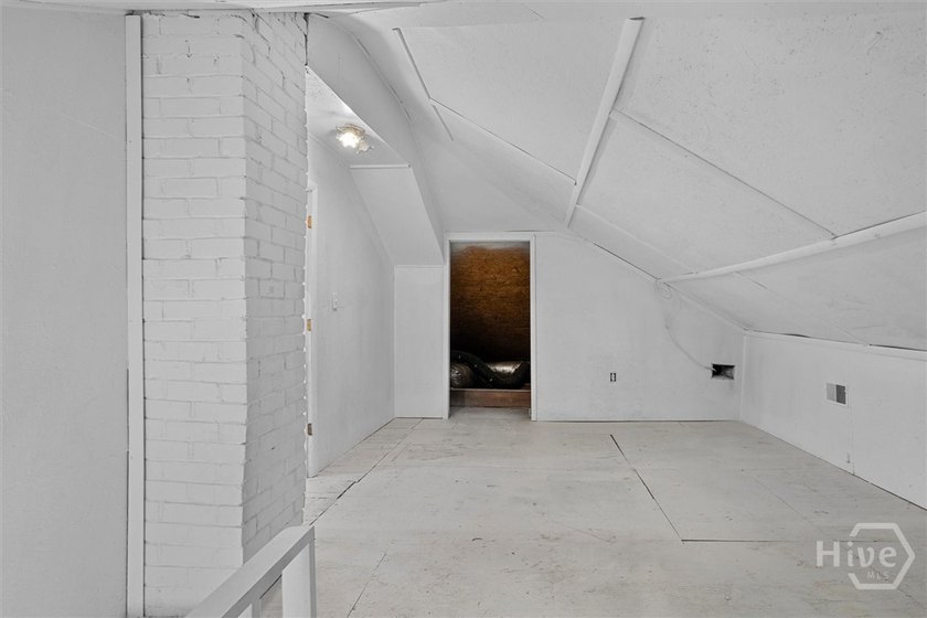 This property hold endless potential to become the home of your - photo 26